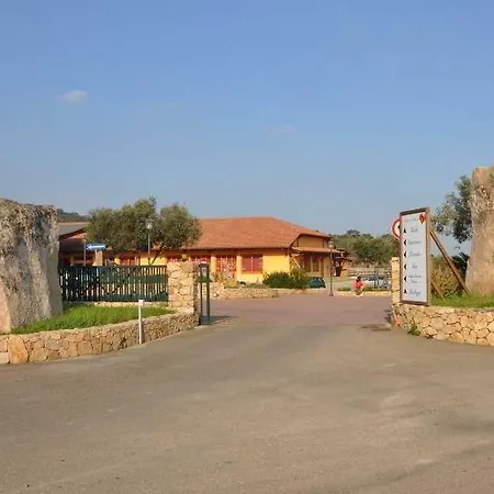 מלון Sa Rocca Sport E 2*